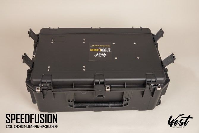 Set Up & Break Down the Extreme Environment SpeedFusion Case